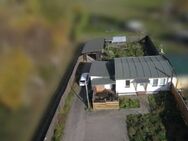 Bungalow in Waldrandlage mit ca. 860 m² Grundstück, Garage , Werkstatt, Terrasse, Kamin, Vollbad - Sanitz