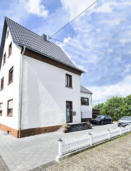 Rarität! Hochwertig renoviertes Wohnhaus mit tollem Ausblick in Höhenlage. Ca. 30 Minuten bis Bonn. - Kasbach-Ohlenberg