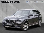 BMW X5, xDrive45e xLine Driving Pro, Jahr 2021 - Schwerin