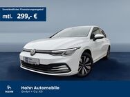 VW Golf, 1.0 eTSI Move, Jahr 2023 - Esslingen (Neckar)