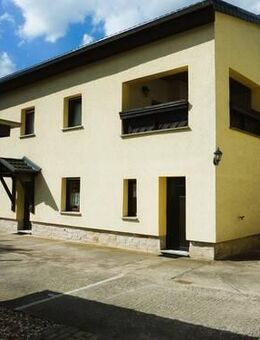 - Saniertes Einfamilienhaus mit ehemaliger Scheune und Brunnen - - Weißenfels