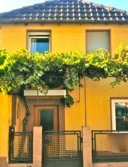 Charmantes Einfamilienhaus mit Dachterrasse und Doppelgarage! Aktuell wird es als Ferienhaus genutzt. - Sankt Martin