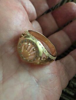 VERGOLDEST Ring mit Kronne in Dresden zu verschenken oder Versand - Dresden