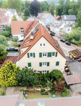 Stilvoll kernsaniertes Bauernhaus mit Garten, Terrasse, 2x Carports & Gewölbekeller - Hochdorf (Regierungsbezirk Stuttgart)