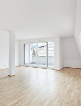 Lichtdurchflutete DG-Wohnung mit Balkon - Wohnen über den Dächern der Stadt! - Albstadt
