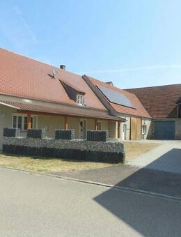 Einfamilienhaus mit Nebengebäuden in Wechingen, Nähe Öttingen - Wechingen