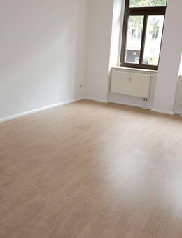 Teilmöbeliert mit EBK / Balkon an der Küche / frei ab 1.10.25 - Chemnitz