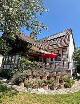 Großzügiges Wohnhaus in ruhiger Ortslage mit Balkon, Freisitz, Wintergarten und vielem mehr - Maulburg