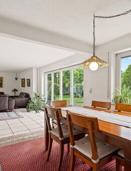 Modernisiertes EFH mit 7,5 Zimmern, 3 Bädern, 202?m² Wohnfläche & Traumgrundstück! - Waldshut-Tiengen