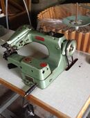 Nähmaschine mit Tischgestell / LEWIS in 12529