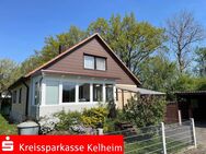 gepflegtes Einfamilienhaus mit Garage und Carport in Siegenburg - Siegenburg