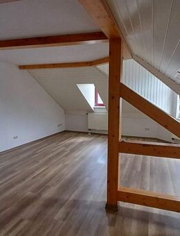 TOP Dachgeschoss Wohnung über 2. Etagen. - Stollberg (Erzgebirge)