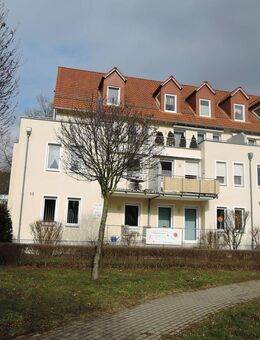 Helle Maisonette-Wohnung mit Kaminofen, Einbauküche, großer Dachterrasse und Carportstellplatz - Northeim