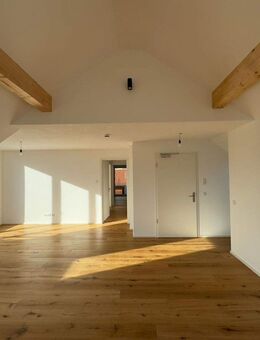 Sofort beziehbar: Neubau 3-Zimmer Penthouse-Wohnung am Wasserturm 16 in Geisenfeld - Geisenfeld