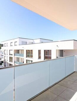 *ERSTBEZUG* Großzügige Etagenwohnung mit sonnigem Balkon und eleganter Wohnatmosphäre - Schwäbisch Gmünd