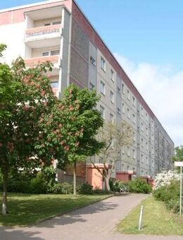 Nette Nachbarn für kleine 3-Rwg. im 5. OG mit Balkon gesucht! - Neubrandenburg