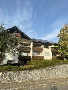 Renovierte 2-Zimmer-Wohnung mit Einbauküche und Balkon - Murg