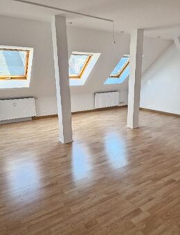 3 Zimmer-frisch renoviert mit viel Platz zum Leben in zentraler Lage von Chemnitz - Chemnitz