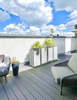 Lichtdurchflutetes Skyline-Penthouse mit Sonnen-Dachterrasse in Bogenhausen - München