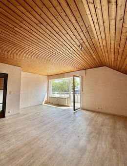 Sonnige Dachgeschosswohnung mit Weitblick & Potenzial - Gütersloh