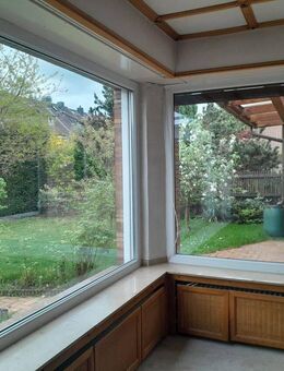 Düsseldorf -Rath 77-m²-Reihenhaus Bungalow klein aber fein schöner Garten - Düsseldorf