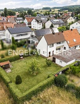 Wunderschön saniertes Zweifamilienhaus + zwei genehmigte Doppelhaushälften in Traumlage! - Langensendelbach