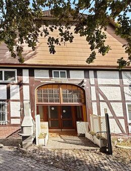 Denkmalgeschütztes Fachwerkhaus von 1860 mit großem Grundstück - ein historisches Anwesen mit Charakter - Hessisch Oldendorf