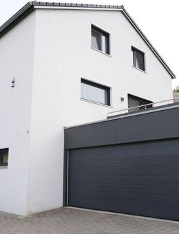 Modernes Mehrfamilienhaus mit hochwertiger Ausstattung - Buch (Erlbach)