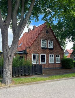 Saniertes Fischerhaus mit separatem Gästebungalow, nur ca. 175 Meter zum Strand! - Grömitz