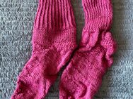 Gestrickte Socken getragen - Kutenholz