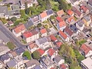 Frankfurt-Seckbach: Komfortables Mehrfamilienhaus mit charmantem Hofhaus - großzügiger Ausbau möglich - Frankfurt (Main)