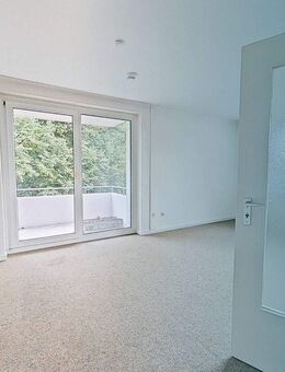 ** Geräumiges 1-Zimmer-Apartment mit großem Balkon, Badewanne und EBK ** - Göttingen