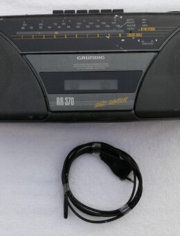 Altes Grundig Radio mit Cassettenfach und Batteriefach - Müllheim Zentrum