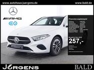 Mercedes A 180, Progressive-Advanced Wide 17, Jahr 2023 - Waldbröl