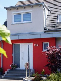 Roßtal: Luxuriöse, sehr gepflegte DHH mit schönem Garten, Garage und Wellnessoase zu vermieten - Roßtal