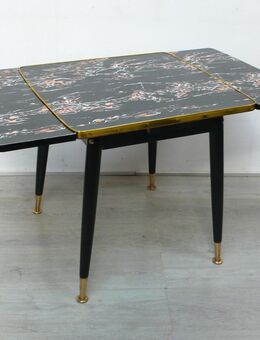 50er Couchtisch ausziehbar schräge Beine, mit marmoriertem Resopal Schwarz, Mid Century Modern - Sinzig