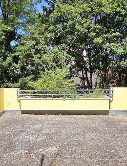 WÜ/Gerbrunn : Erstbezug nach Sanierung/Terrassenwhg.mit 2xTG/Ruhiges Wohnen im Grünen/Steuervorteile - Gerbrunn