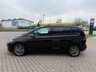 VW Touran, 1.5 TSI, Jahr 2022 - Achern