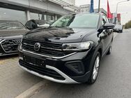 VW T-Cross, 1.0 TSI Life, Jahr 2024 - Frankfurt (Main)