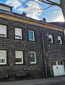 Ein-/Zweifamilien - Haus in Mendig, mit Hof, Garten und Garage - Mendig