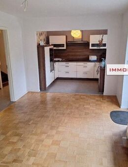 IMMOBERLIN.DE - Sympathisches Haus mit Gestaltungspotenzial, Südwestterrasse & Garage in familienfreundlicher Lage - Berlin