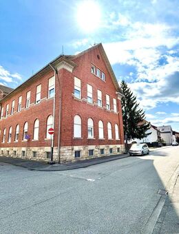 Wohnung in Top-Lage von Lorsch - mit Garage, Stellplatz & laufenden Mieteinnahmen - Lorsch (Karolingerstadt)