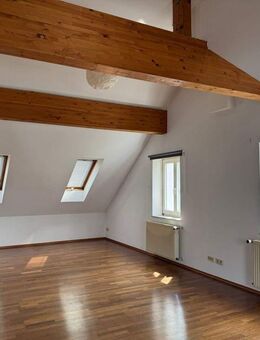 Außergewöhnliche, großräumige Dachgeschosswohnung im 2. OG, in sehr guter Lage von Düppenweiler - Beckingen