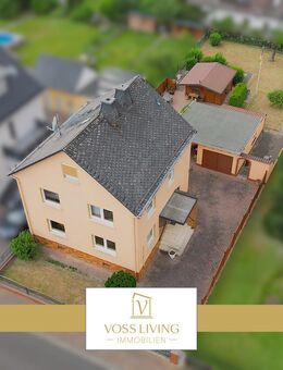 Ein-/ Zweifamilienhaus mit Garage, Gartenhütte auf weitläufigem Grundstück in netter Nachbarschaft - Schöneck
