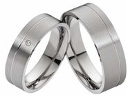Mattierte 6 oder 8mm breite Titanringe T018 mit Stein - Aholming