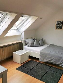 Schöne, helle 1 Zimmer-Dachgeschosswohnung in Weil am Rhein - Altweil, möbliert - Weil (Rhein)