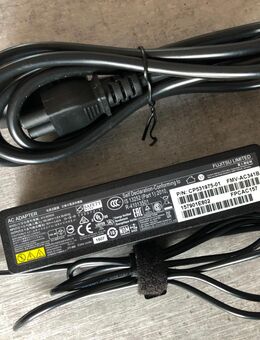 Original Fujitsu Netzteil für Notebook/Laptop - Bremen