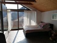 Schönes helles Zimmer mit eigenem Balkon und eigener Küche - Freilassing