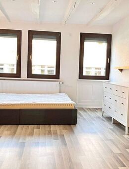 WG-Geeignet * Möblierte u. Modernisierte 4,5-Zimmer Wohnung im Herzen von Stuttgart * - Stuttgart