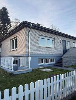 Freistehendes Einfamilienhaus mit Einliegerwohnung und großen Garten - Bad Honnef